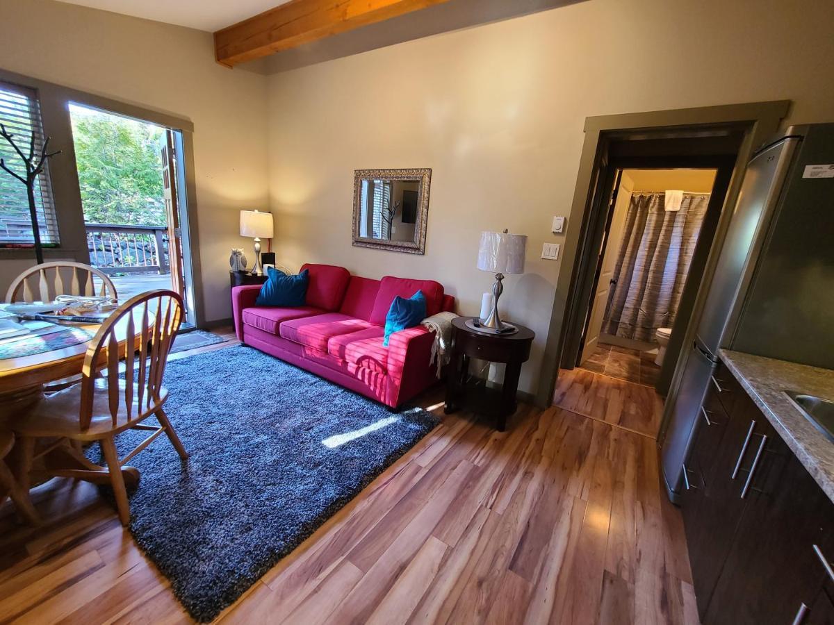 A Shack In The Woods Villa Port Renfrew Exterior foto
